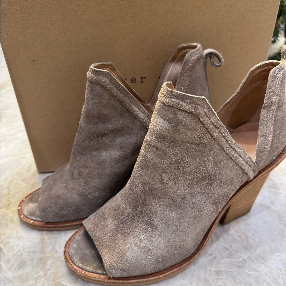 Mercer Edit taupe bootie